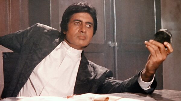 9 Old Bollywood Movies Which Were Remade With New Actors 8 9 Old Bollywood Movies Which Were Remade With New Actors - RVCJ Media